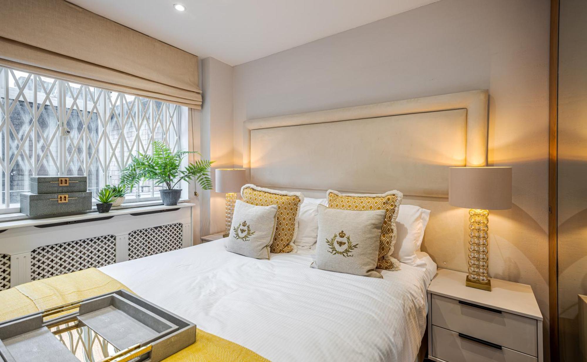 Modern Knightsbridge Ground Floor Apartment With Ac Steps Away From Harrods London Exterior photo